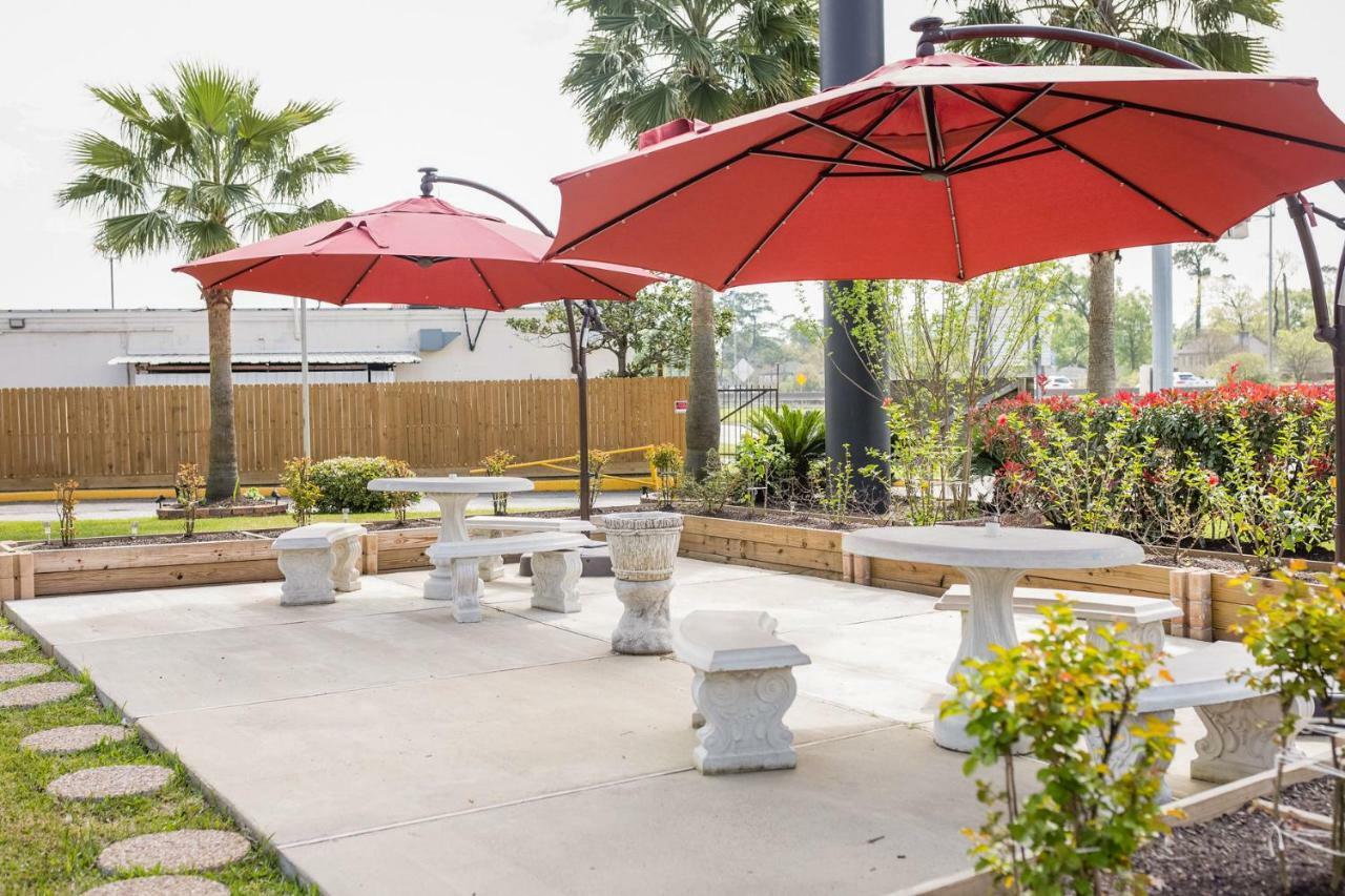 Merit Inn And Suites Beaumont Bagian luar foto