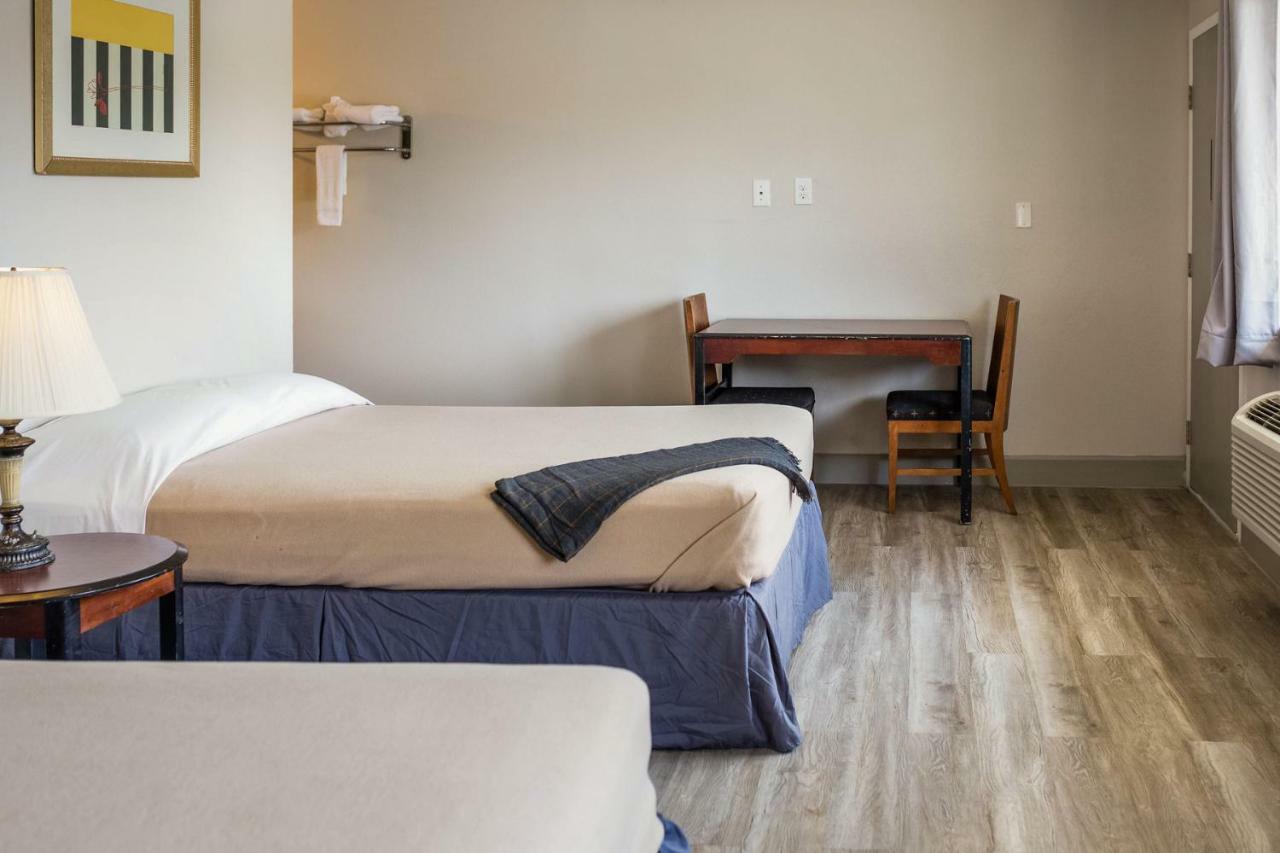 Merit Inn And Suites Beaumont Bagian luar foto