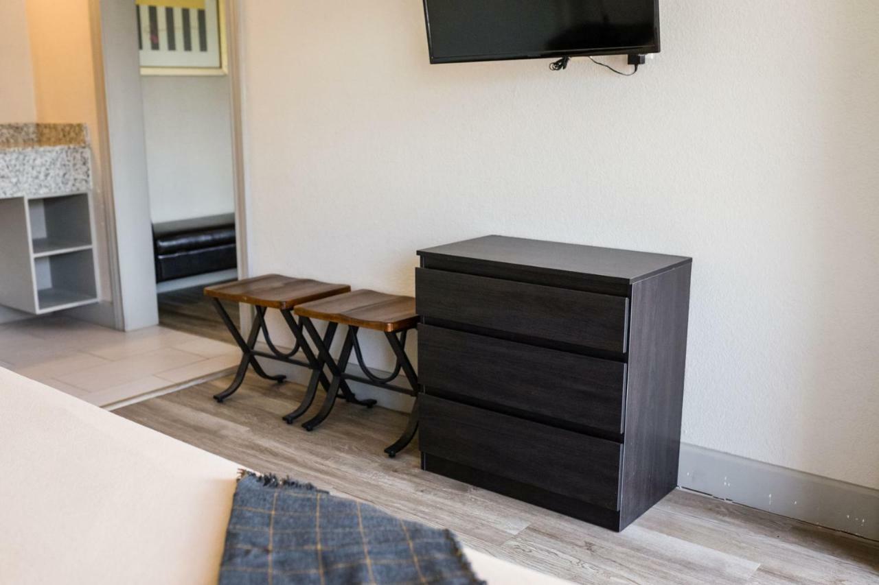 Merit Inn And Suites Beaumont Bagian luar foto