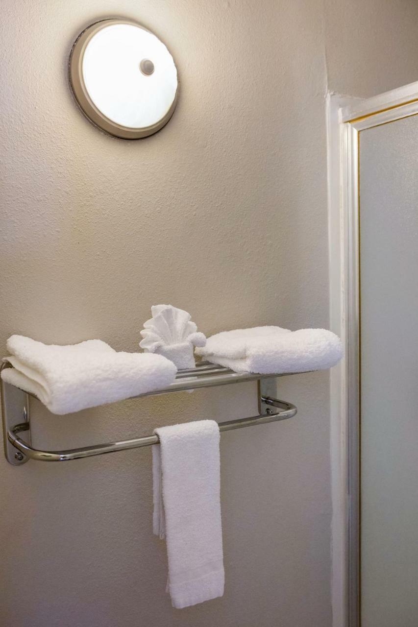 Merit Inn And Suites Beaumont Bagian luar foto
