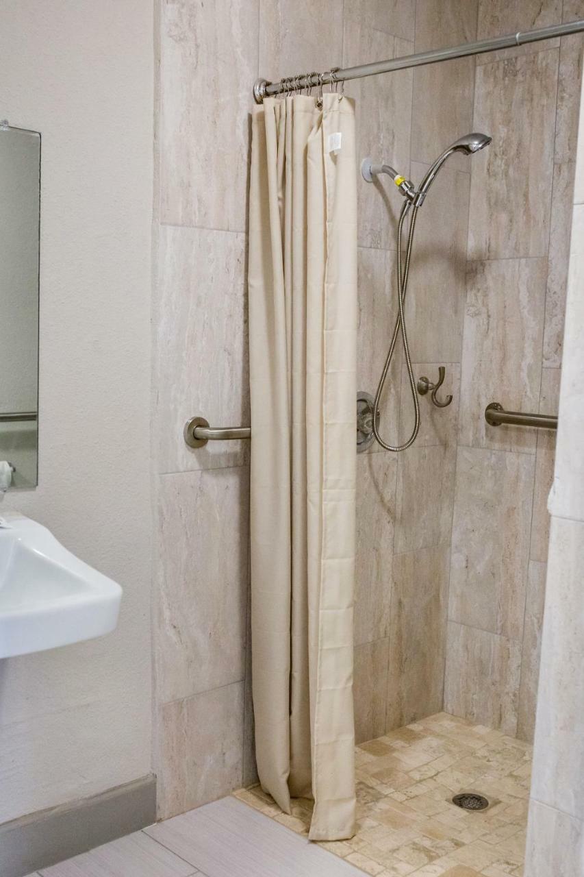 Merit Inn And Suites Beaumont Bagian luar foto