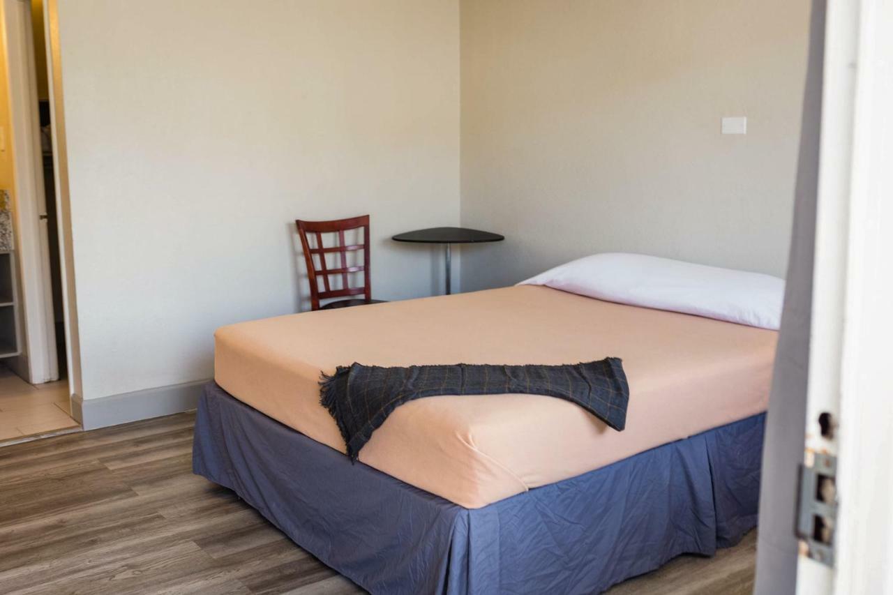 Merit Inn And Suites Beaumont Bagian luar foto