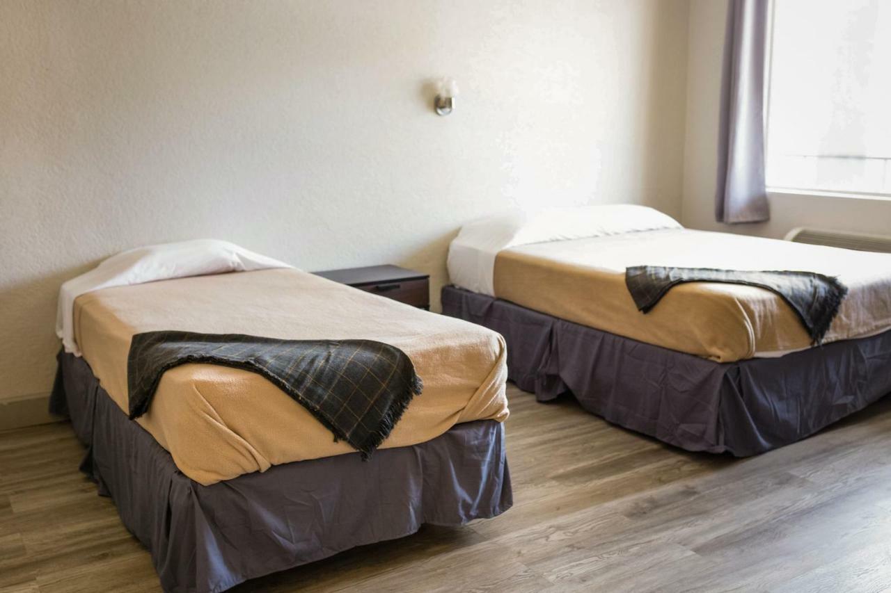 Merit Inn And Suites Beaumont Bagian luar foto