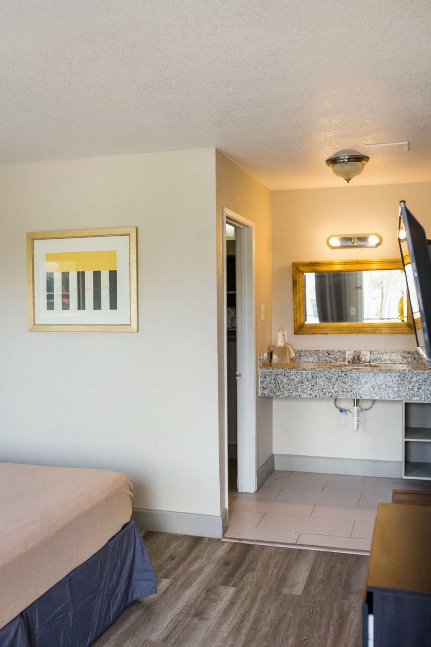 Merit Inn And Suites Beaumont Bagian luar foto