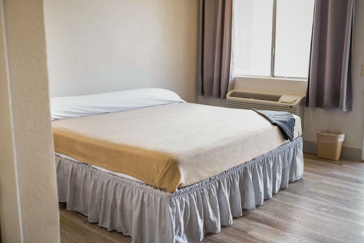 Merit Inn And Suites Beaumont Bagian luar foto