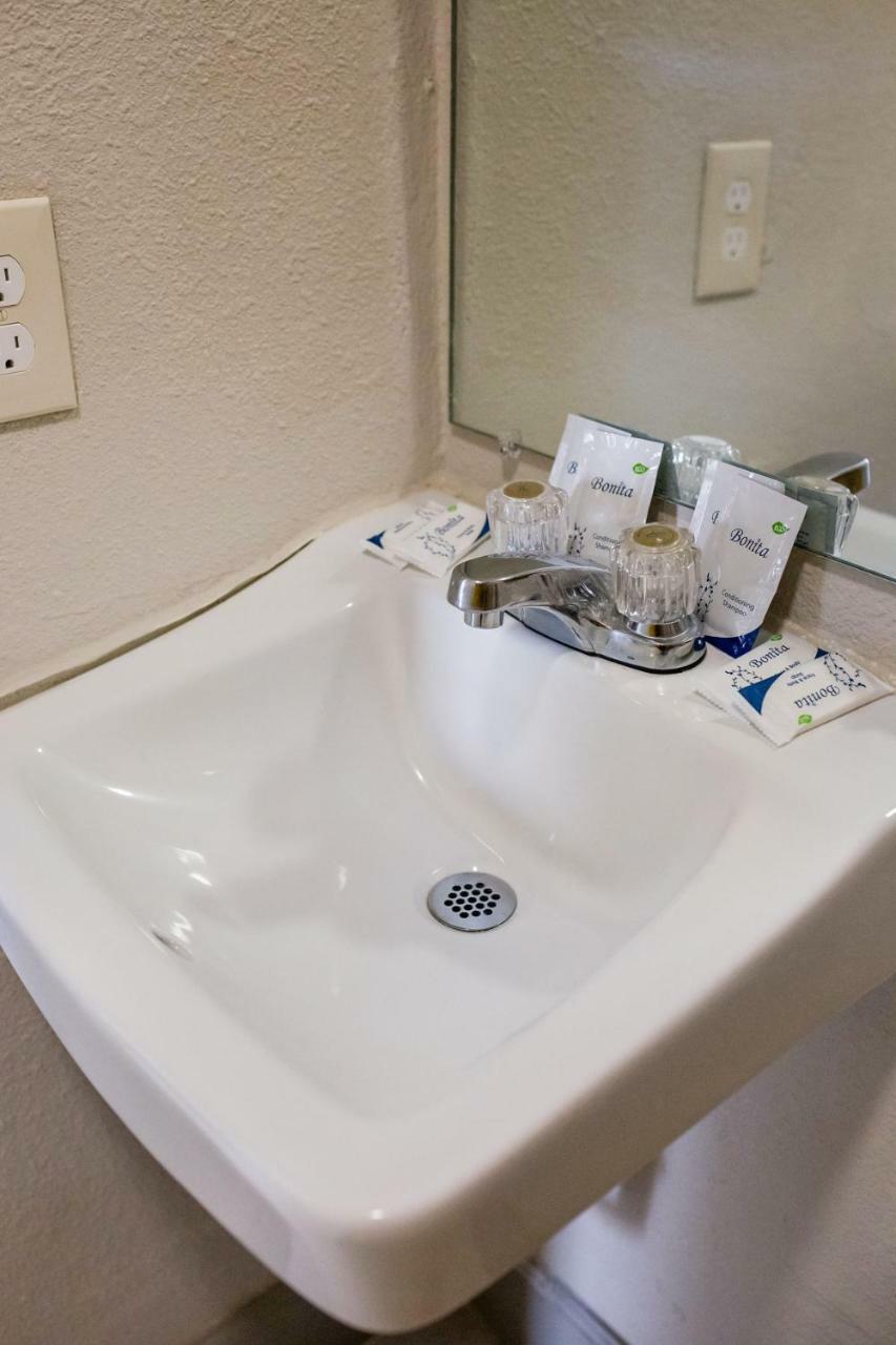 Merit Inn And Suites Beaumont Bagian luar foto